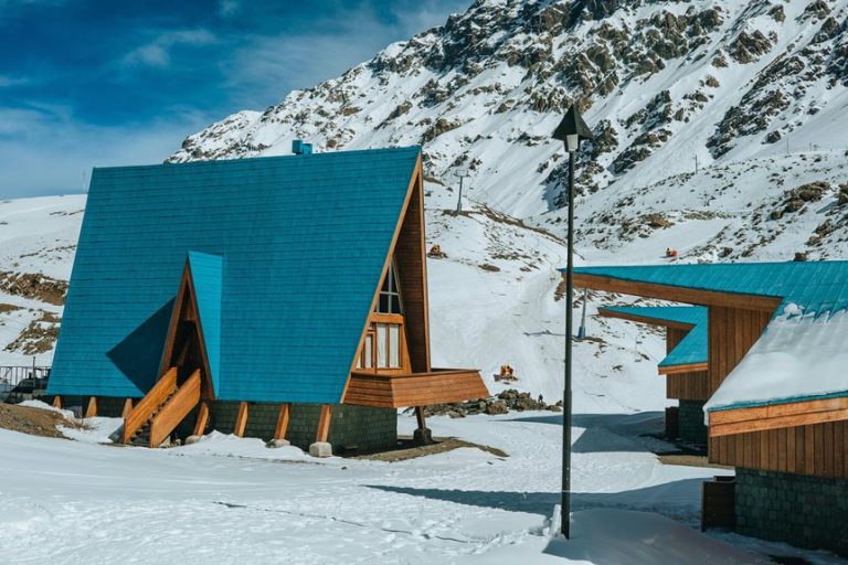 cozy cabins for autumn retreats