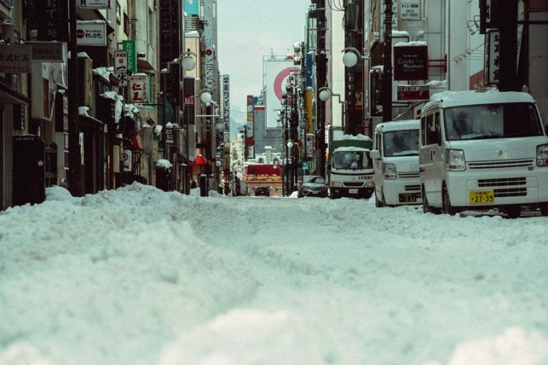 25 cozy winter date spots